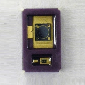 <p>1040 nm Shortwave Infrared Photoreflector for Edge Sensing Applications</p>